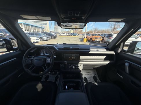 Used 2022 Land Rover Defender 90 V8 image 23