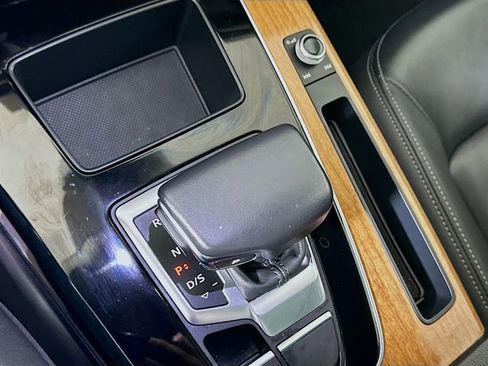 Used 2023 Audi Q5 2.0T Premium w/ Convenience Package image 16