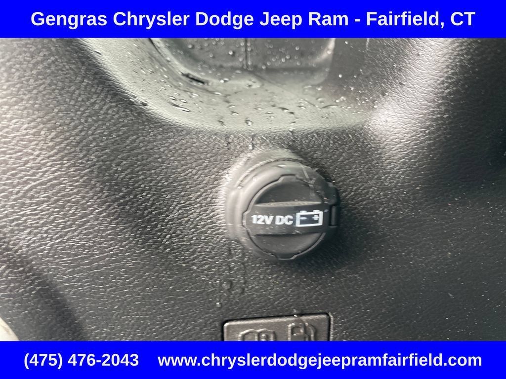 Used 2023 Jeep Wrangler Unlimited Sahara w/ Cold Weather Group AWD/4WD image 32