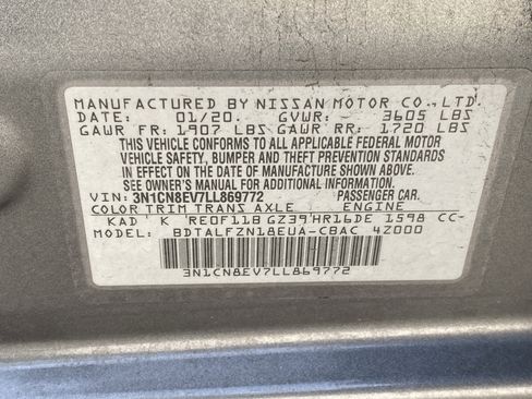 Used 2020 Nissan Versa SV w/ Trunk Package image 4