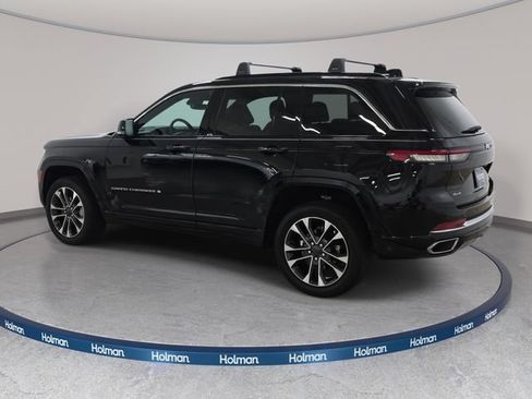 Used 2025 Jeep Grand Cherokee Overland AWD/4WD image 8