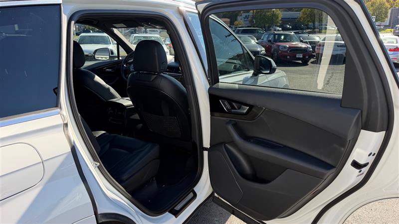 Used 2019 Audi Q7 3.0T Premium w/ Convenience Package AWD/4WD image 39