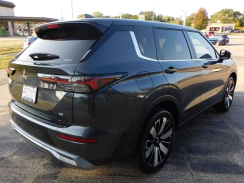 New 2025 Mitsubishi Outlander SE image 5