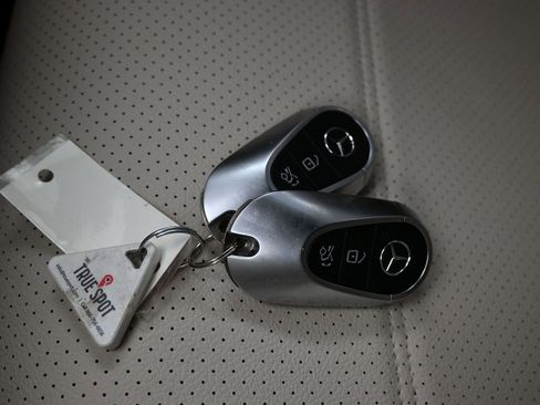 Used 2023 Mercedes-Benz GLC 300 image 29