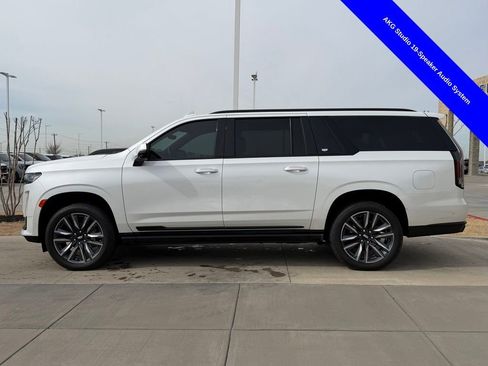 Used 2024 Cadillac Escalade ESV Sport w/ Touring Package image 9