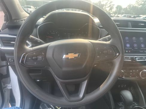 Used 2021 Chevrolet TrailBlazer LT w/ Convenience Package AWD/4WD image 13