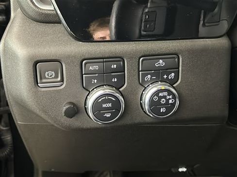 Used 2023 GMC Sierra 1500 Elevation w/ Preferred Package AWD/4WD image 19