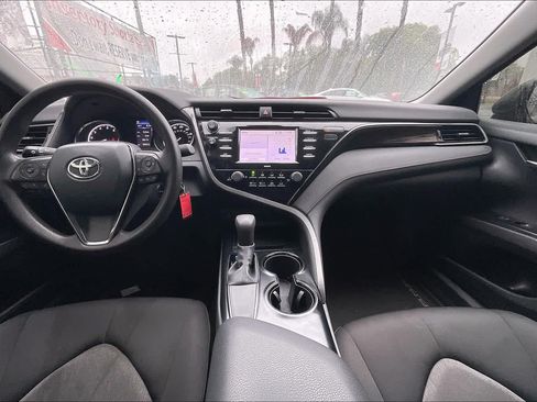 Used 2020 Toyota Camry LE FWD image 13