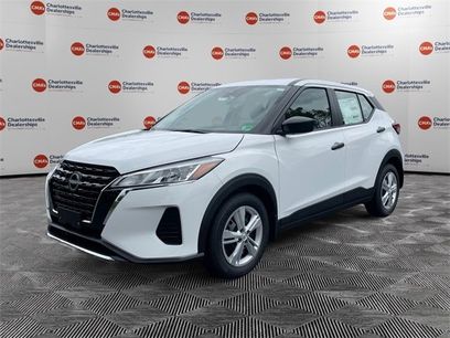 New 2025 Nissan Kicks Play S