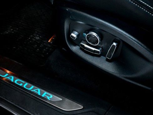 Used 2019 Jaguar F-PACE R-Sport image 45