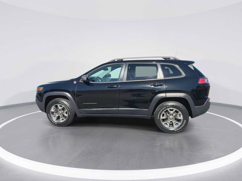 Used 2019 Jeep Cherokee Trailhawk AWD/4WD image 5