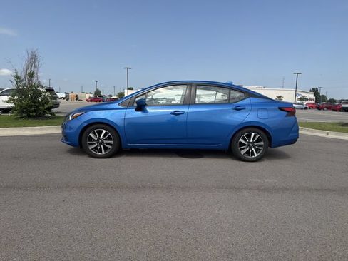 Used 2021 Nissan Versa SV FWD image 2