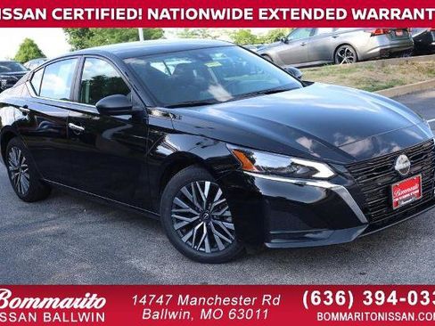 Certified 2025 Nissan Altima 2.5 SV FWD image 1