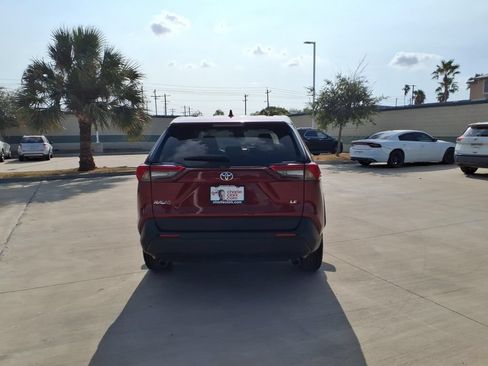 Used 2023 Toyota RAV4 LE FWD image 4