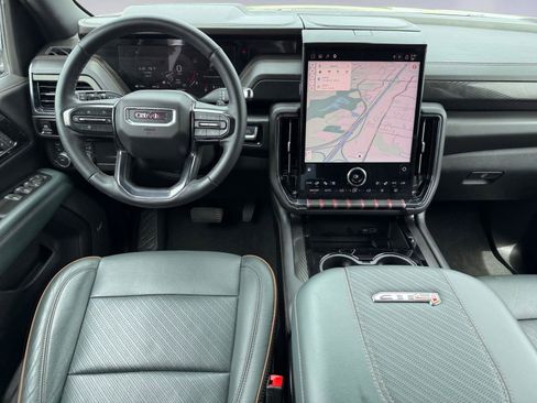Used 2025 GMC Yukon AT4 w/ AT4 Premium Package AWD/4WD image 21