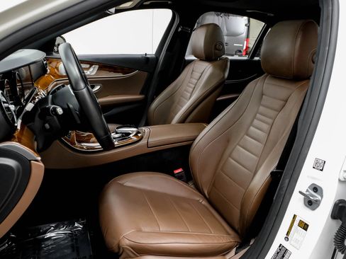 Used 2019 Mercedes-Benz E 300 image 30