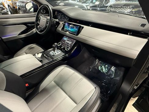 Used 2020 Land Rover Range Rover Evoque R-Dynamic S image 11