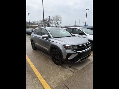 Certified 2023 Volkswagen Taos SE w/ Panoramic Sunroof Package