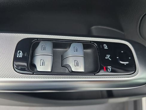 Certified 2025 Mercedes-Benz GLC 300 image 27