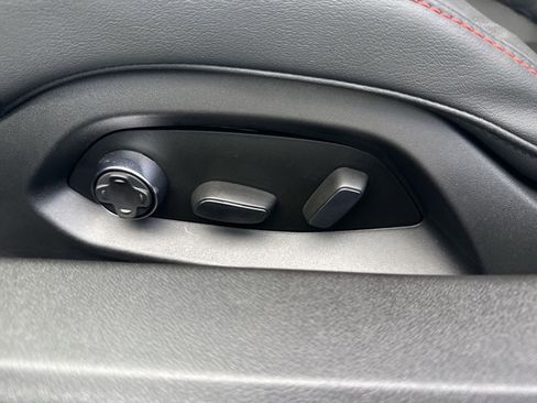 Used 2025 Chevrolet Corvette Z06 image 13