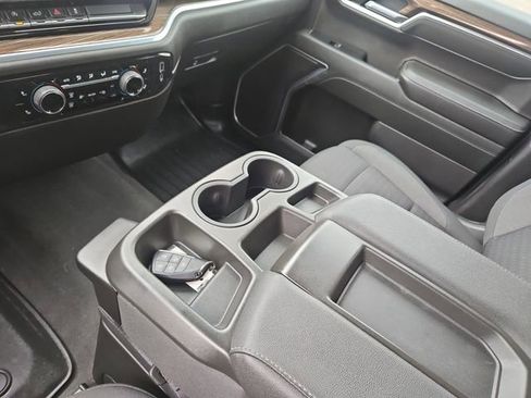 Used 2022 Chevrolet Silverado 1500 LT AWD/4WD image 24