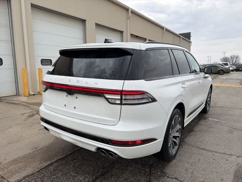 New 2026 Lincoln Aviator AWD image 5