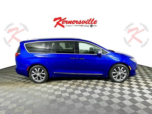 Used 2018 Chrysler Pacifica Limited w/ Tire & Wheel Group image 8