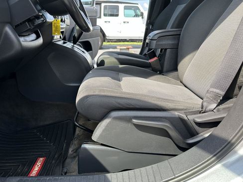 Used 2017 Jeep Patriot Latitude AWD/4WD image 26