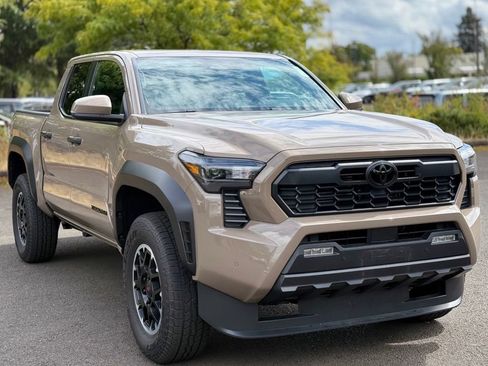 Used 2026 Toyota Tacoma TRD Off-Road w/ TRD Off Road Upgrade Package AWD/4WD image 7
