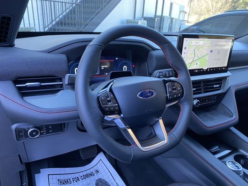 Used 2025 Ford Explorer ST-Line w/ Premium Package image 17