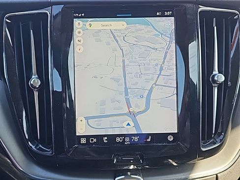 Used 2023 Volvo XC60 B5 Core image 7