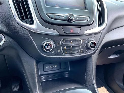 Used 2021 Chevrolet Equinox LT FWD image 27