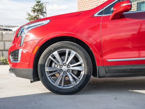 Used 2021 Cadillac XT5 Premium Luxury AWD/4WD image 4