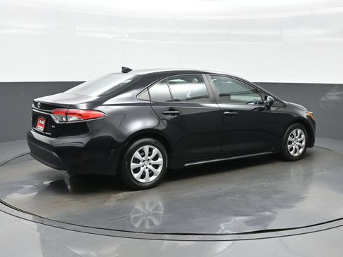 Used 2024 Toyota Corolla LE FWD image 6