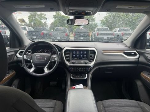 Used 2022 GMC Acadia SLE w/ GMC Pro Grade Package AWD/4WD image 2