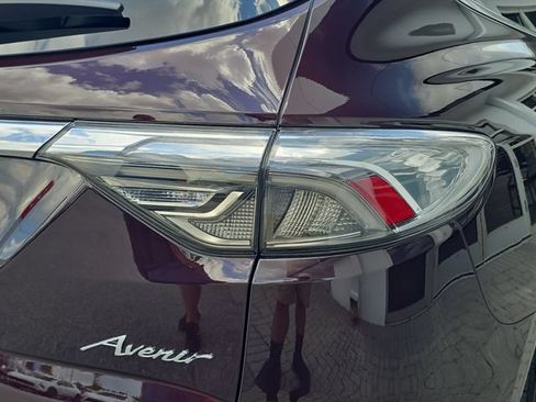 Certified 2023 Buick Enclave Avenir w/ Trailering Package, 5000 lbs. AWD/4WD image 8