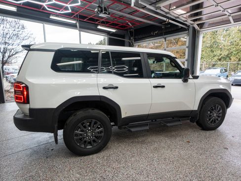 Used 2025 Toyota Land Cruiser 1958 image 4