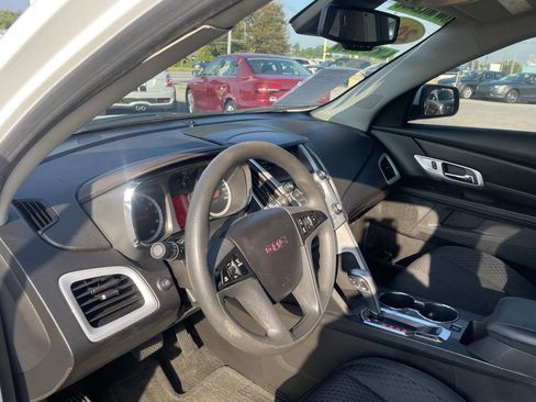 Used 2015 GMC Terrain SLE image 22