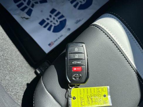 Used 2026 Toyota Camry SE FWD image 27