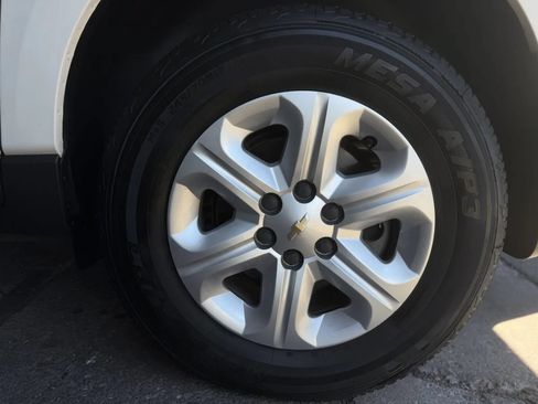 Used 2011 Chevrolet Traverse LS AWD/4WD image 37