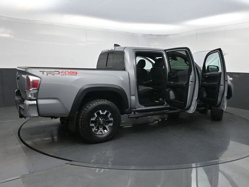 Used 2021 Toyota Tacoma TRD Off-Road AWD/4WD image 38
