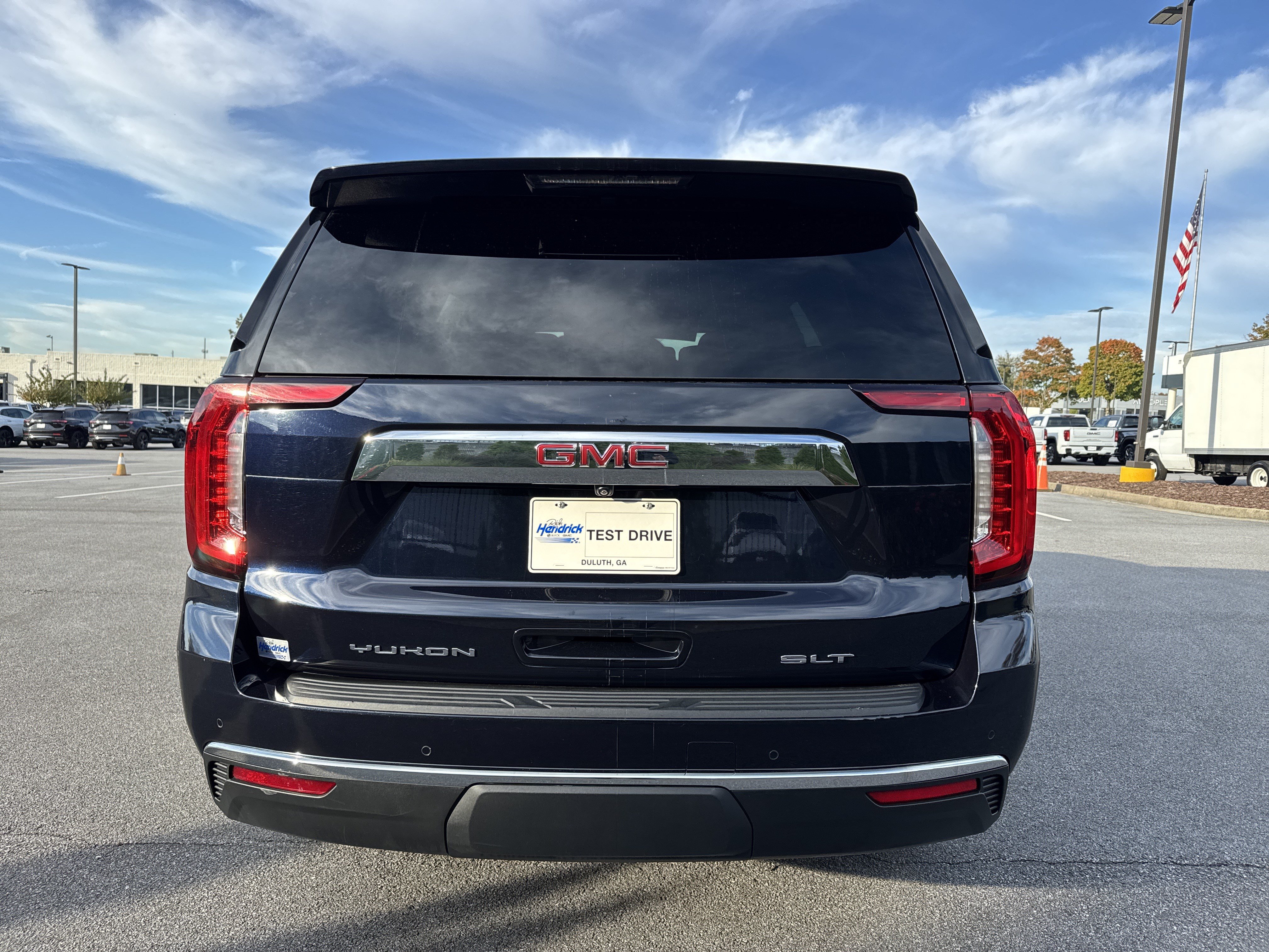Used 2022 GMC Yukon SLT w/ SLT Premium Package AWD/4WD image 9