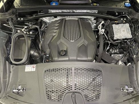 Used 2024 Porsche Macan image 24