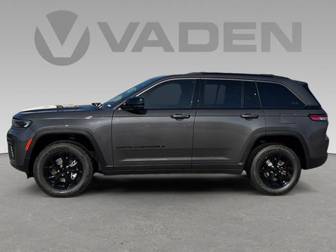 New 2026 Jeep Grand Cherokee Altitude image 7