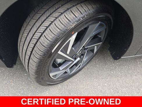 Certified 2025 Hyundai Elantra SEL FWD image 33