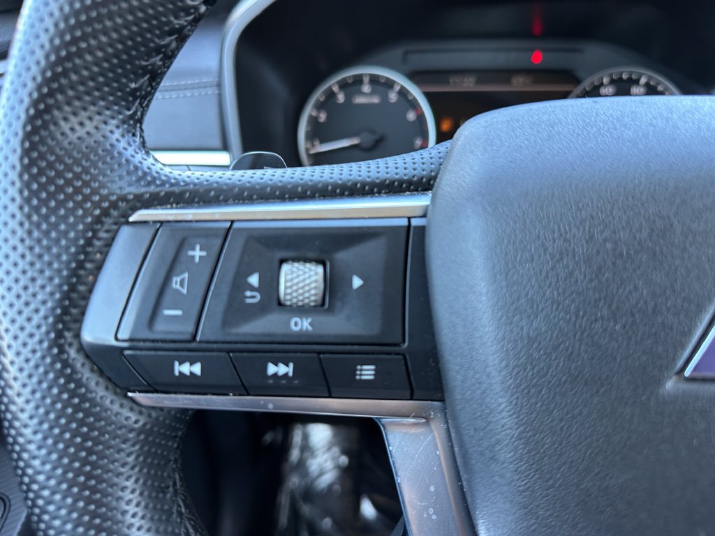 Used 2024 Mitsubishi Outlander SE AWD/4WD image 27