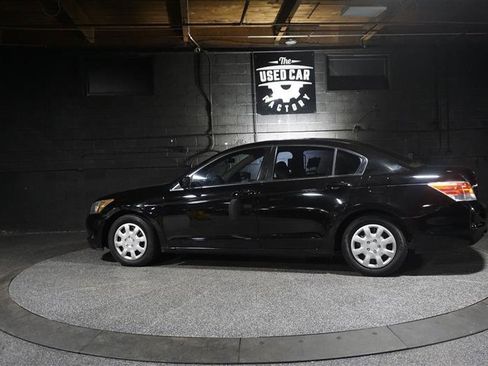 Used 2009 Honda Accord LX image 2