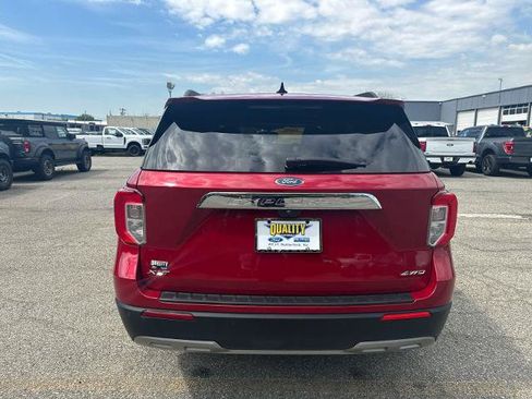 Certified 2022 Ford Explorer XLT w/ Equipment Group 202A AWD/4WD image 5