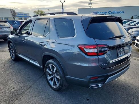 Certified 2023 Honda Pilot Touring image 4