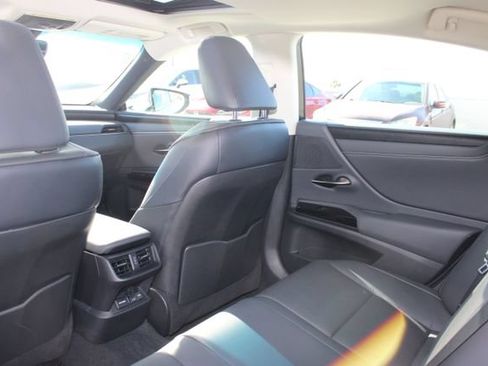 Certified 2025 Lexus ES 300h w/ Premium Package FWD image 9